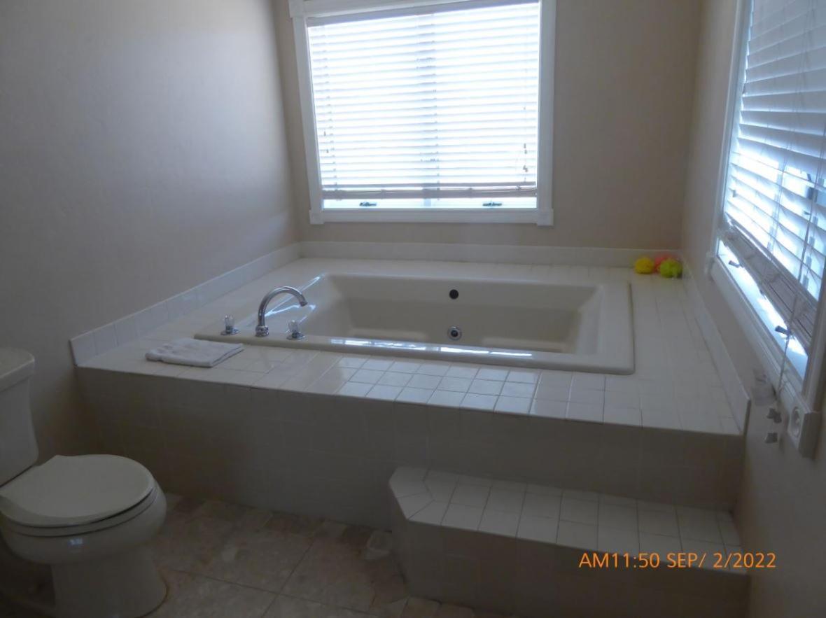 Mansion On The Hill Let 4 Rooms, 5Th Cost Extra Sage ภายนอก รูปภาพ